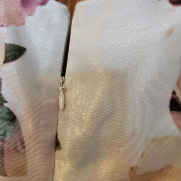 NWT - Liz Claiborne Size 6 dress - Picture 7 of 8